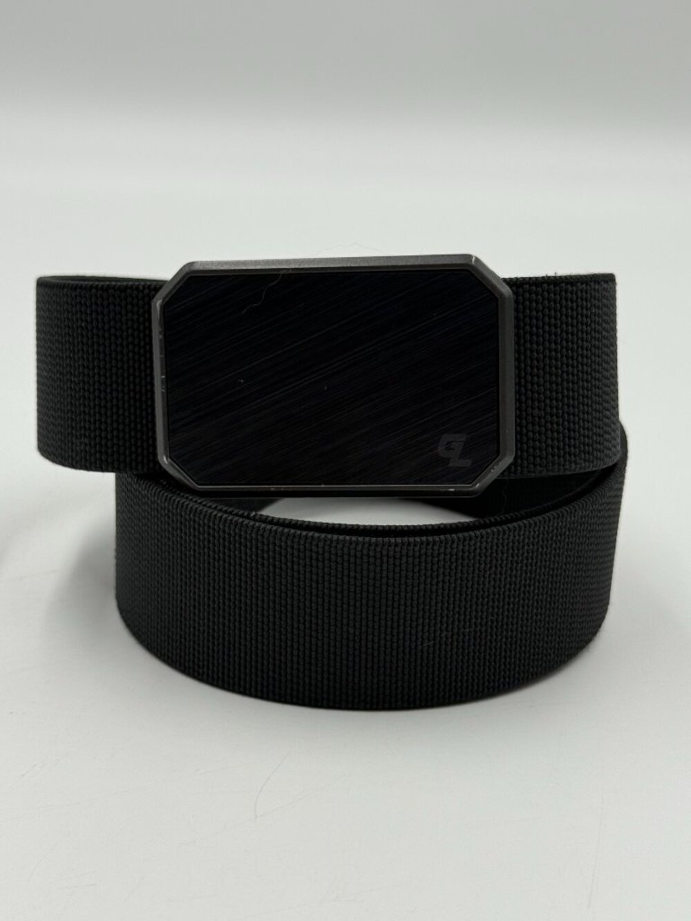 Groove Life Magnetic Belt Size Medium Adjustable Black Metal Buckle 1 3/8" Wide